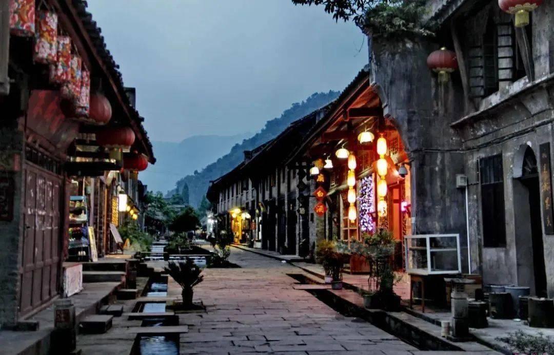 福建省十四届人大二次会议闭幕